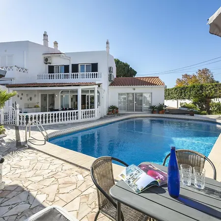 Comfortable In Carvoeiro, Algarve 펜션